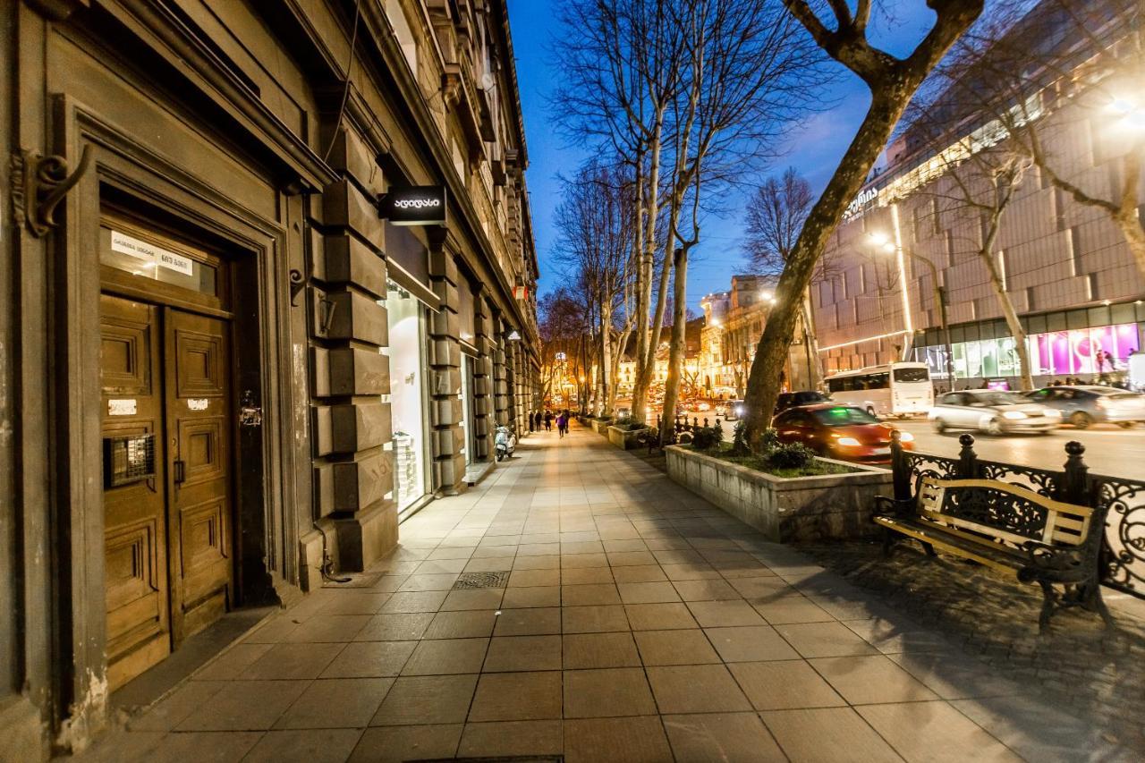 Apartment Gallery Rustaveli 1 Tiflis Exterior foto