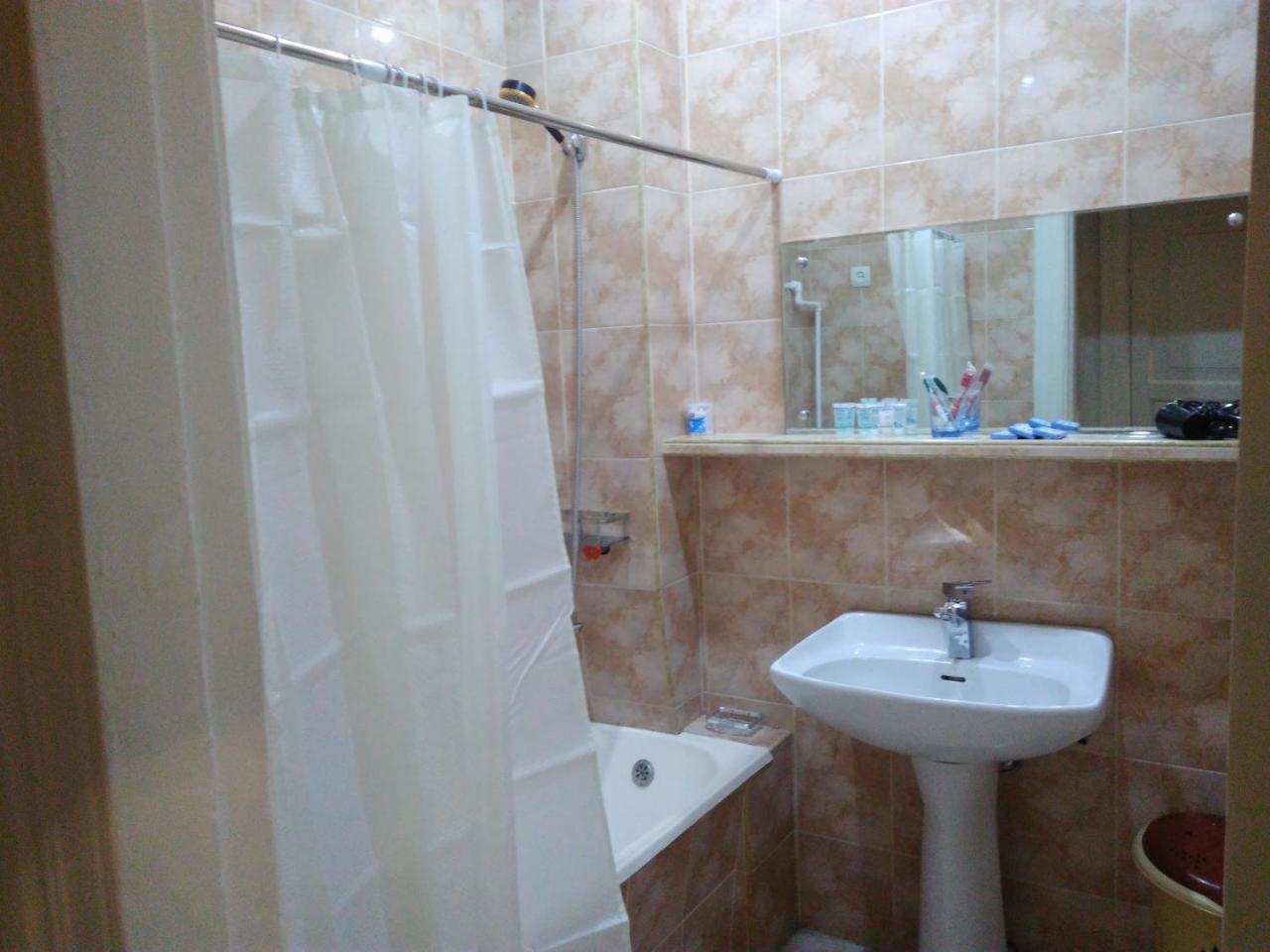 Apartment Gallery Rustaveli 1 Tiflis Exterior foto