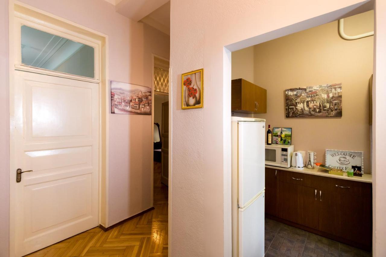 Apartment Gallery Rustaveli 1 Tiflis Exterior foto